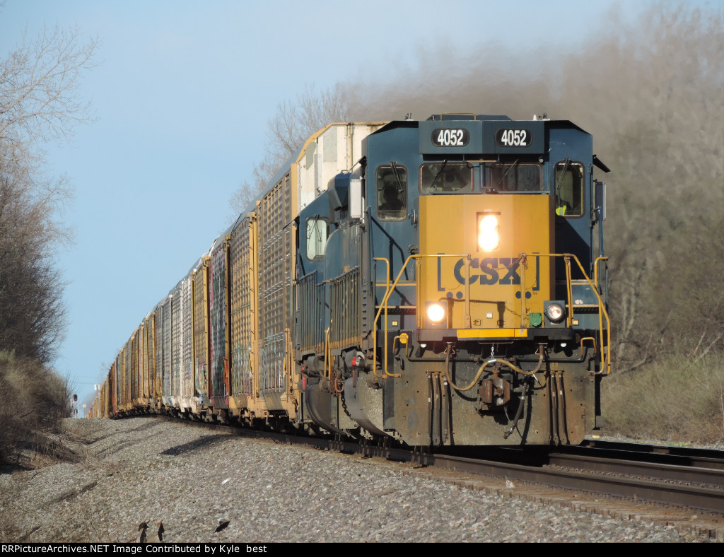 CSX 4052 on Q212